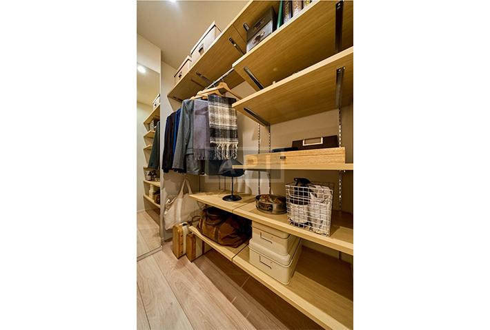  |  Interior photo 06