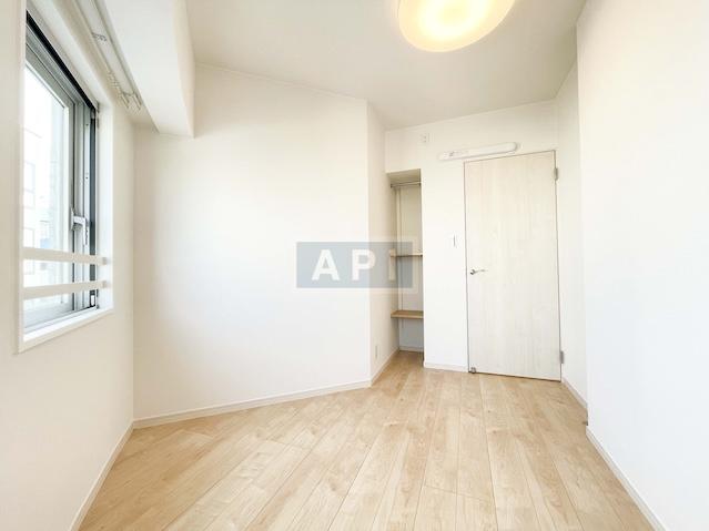  |  Interior photo 12
