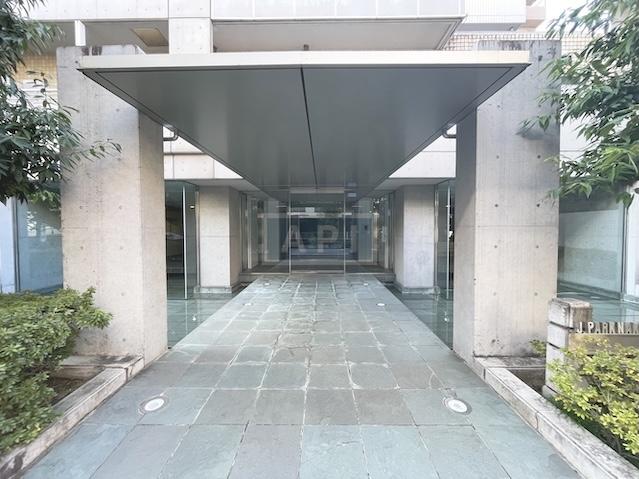  |  Exterior photo 02