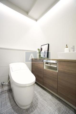  |  Interior photo 08