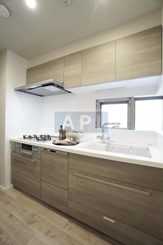  |  Interior photo 04