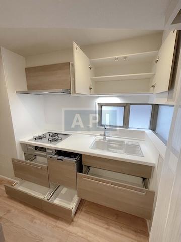  |  Interior photo 03