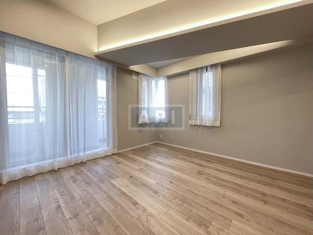  |  Interior photo 09