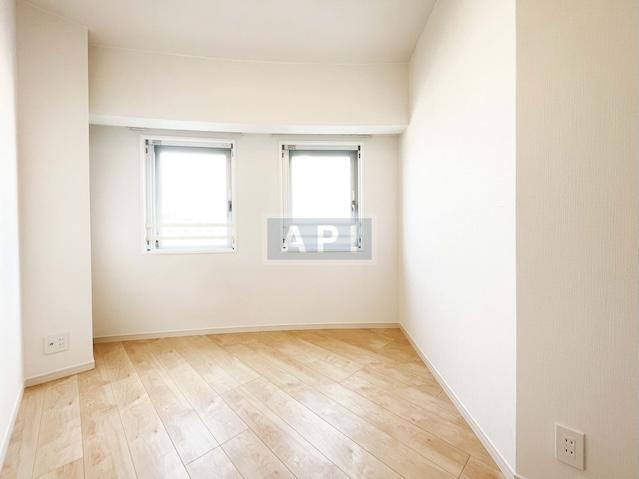  |  Interior photo 11