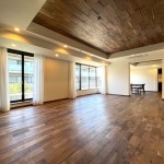  |  Interior photo 01