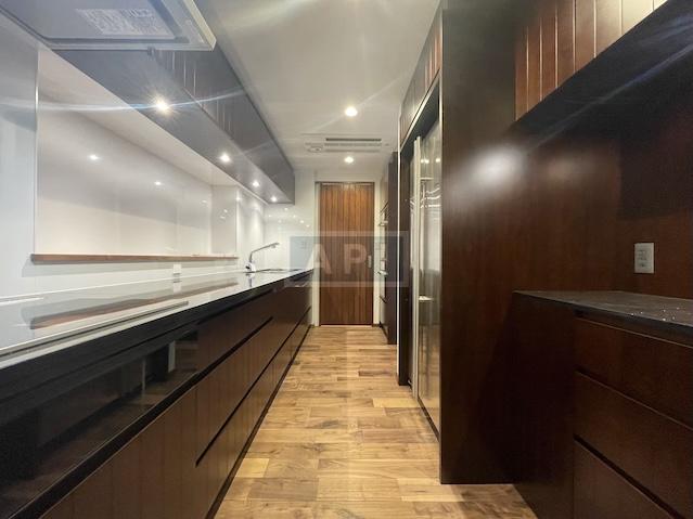  |  Interior photo 03