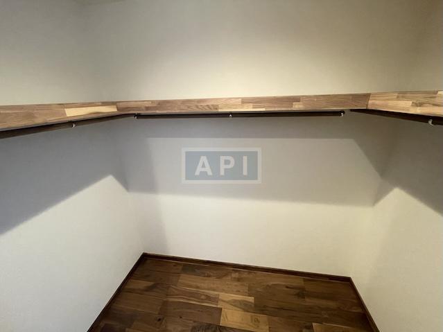  |  Interior photo 09