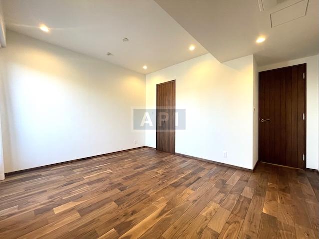 |  Interior photo 15