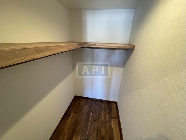  |  Interior photo 16
