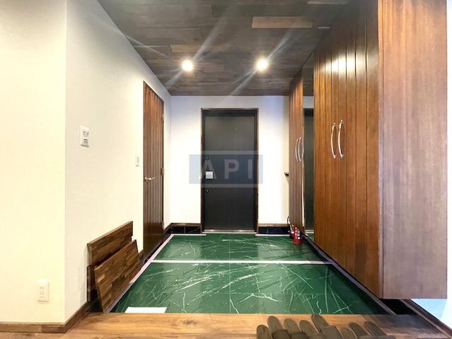  |  Interior photo 20