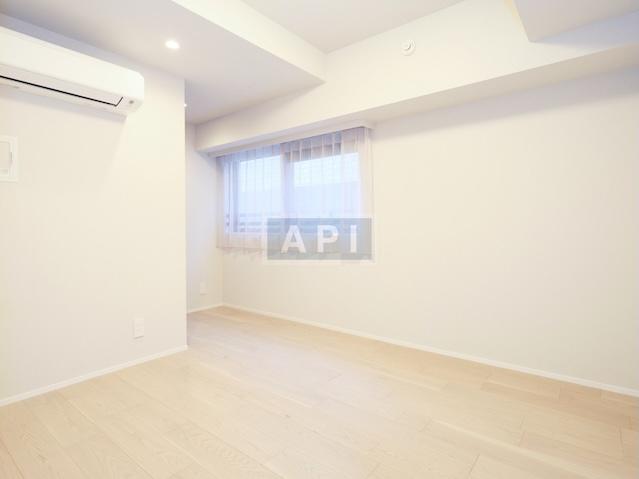  |  Interior photo 11