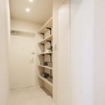  |  Interior photo 13
