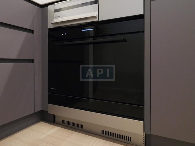  |  Interior photo 04