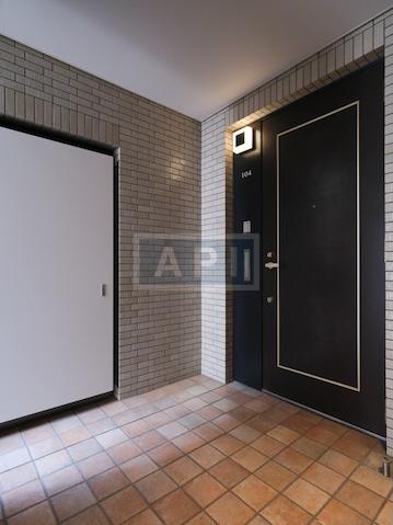  |  Interior photo 16