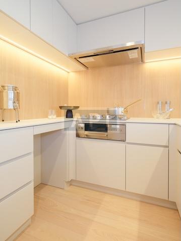  |  Interior photo 04