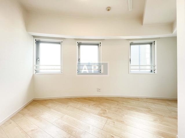  |  Interior photo 08