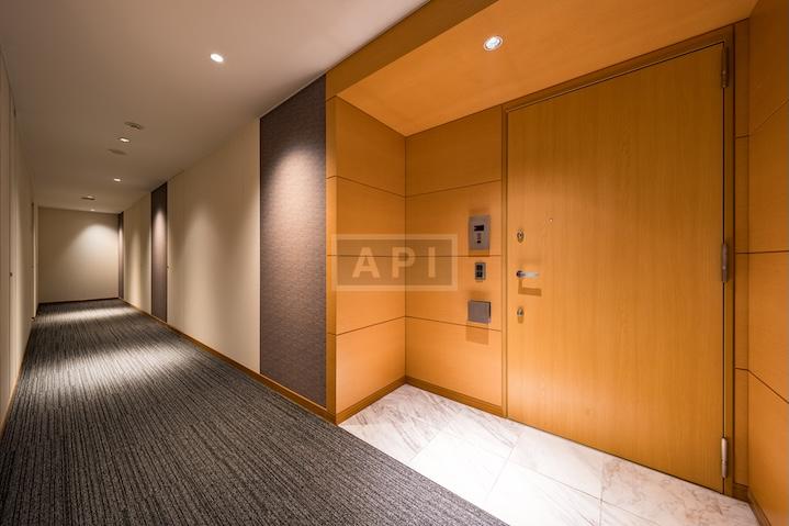 |  Interior photo 17