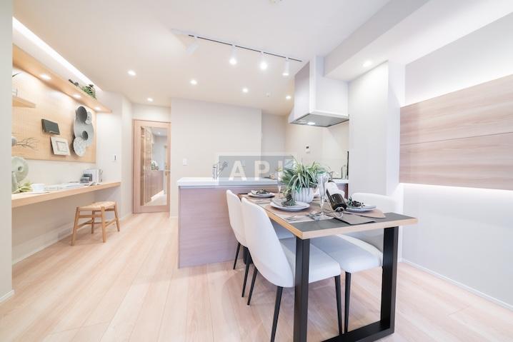  |  Interior photo 03