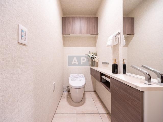  |  Interior photo 11