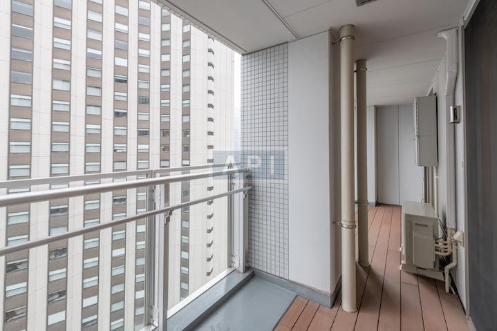 |  Interior photo 13