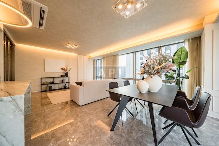  |  Interior photo 02