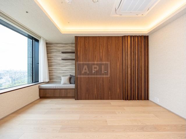  |  Interior photo 08