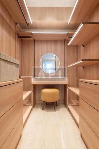  |  Interior photo 08