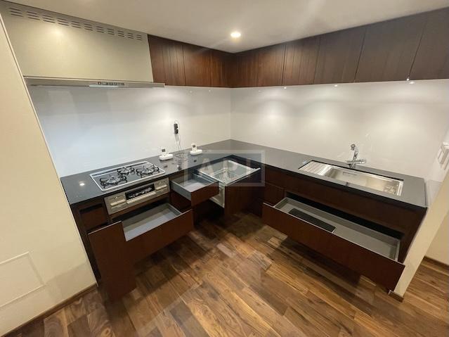  |  Interior photo 04