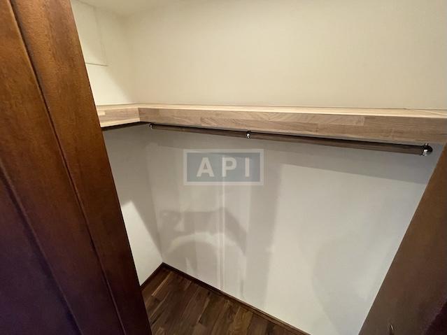  |  Interior photo 13