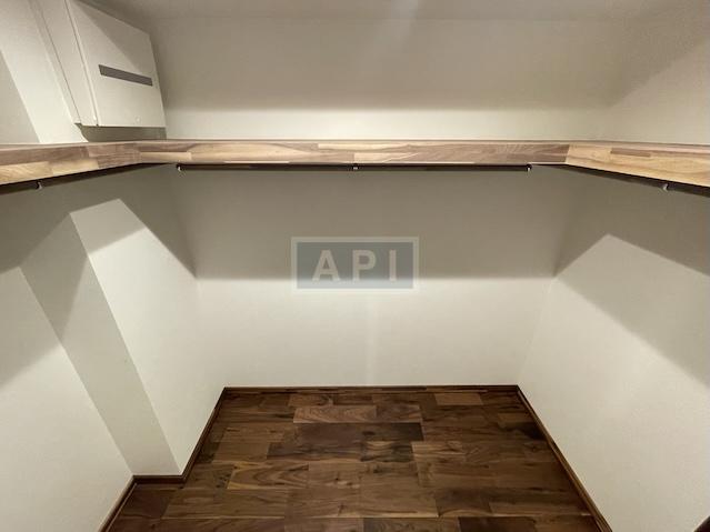  |  Interior photo 09