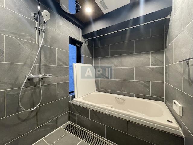  |  Interior photo 08