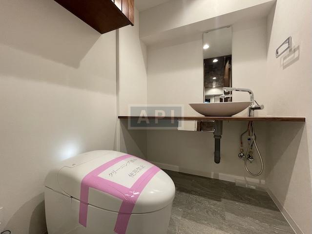  |  Interior photo 17