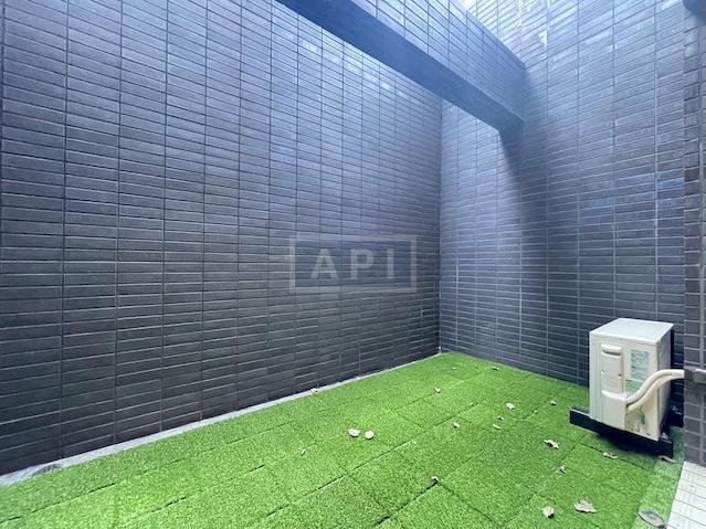  |  Interior photo 18