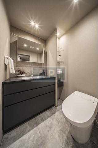  |  Interior photo 12