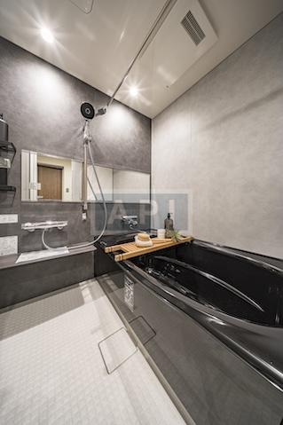  |  Interior photo 13