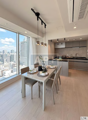  |  Interior photo 02