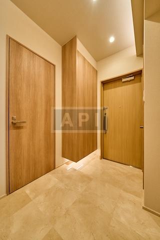  |  Interior photo 08