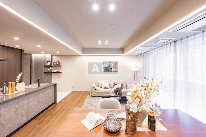  |  Interior photo 02