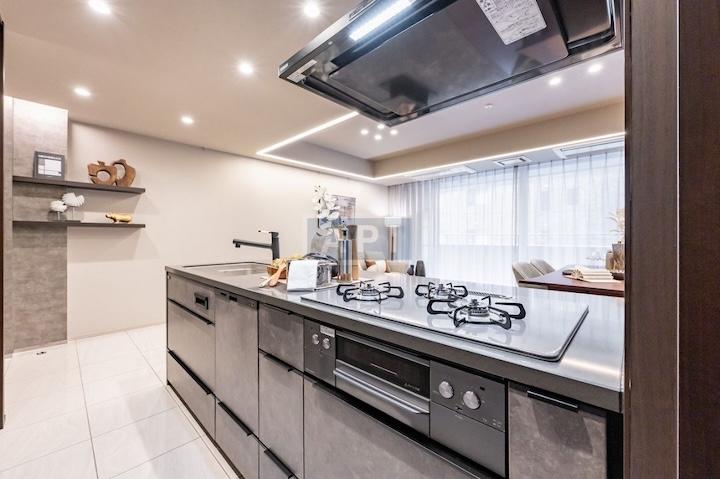  |  Interior photo 03