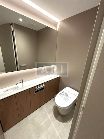  |  Interior photo 06