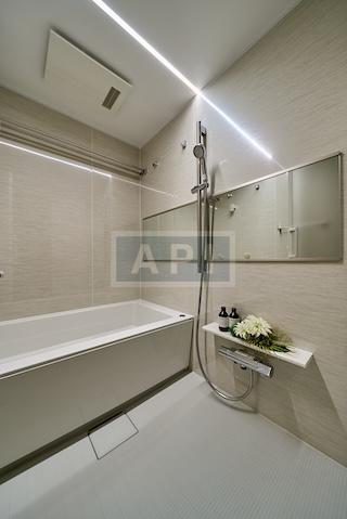  |  Interior photo 05