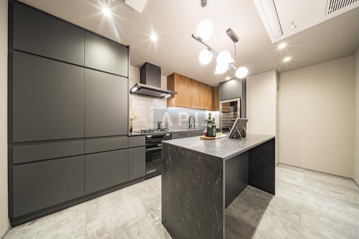  |  Interior photo 03