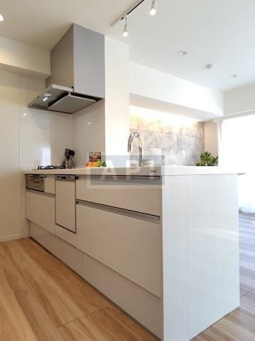  |  Interior photo 03