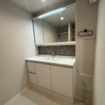 |  Interior photo 04