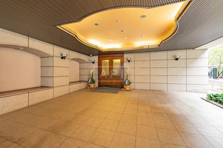  |  Exterior photo 07