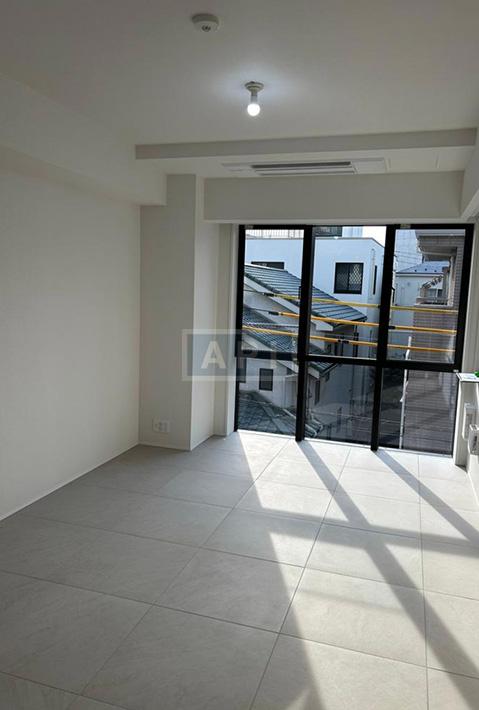  |  Interior photo 02