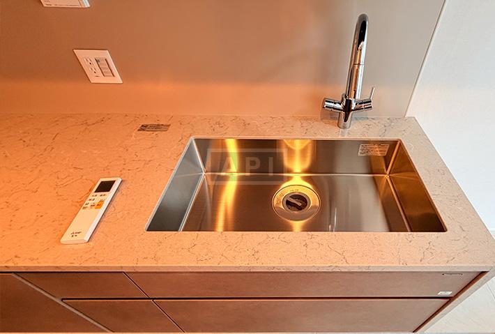  |  Interior photo 03