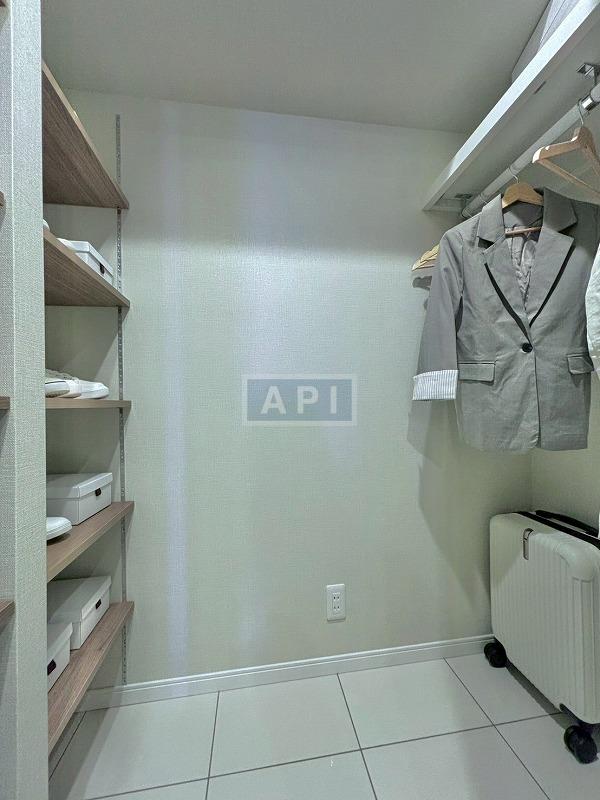  |  Interior photo 11