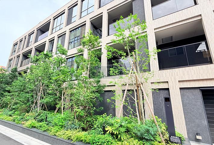  |  Exterior photo 02