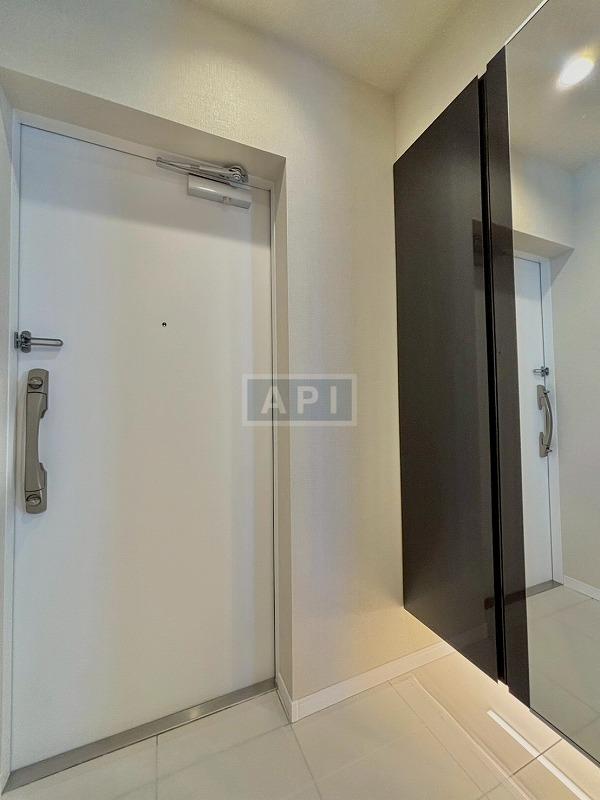  |  Interior photo 12
